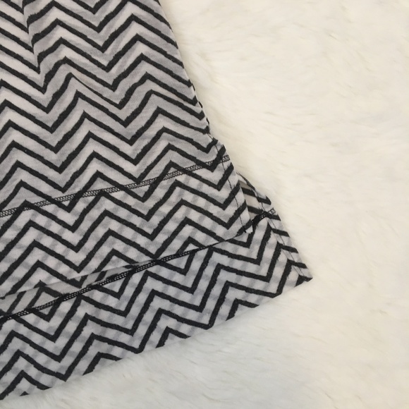 Lululemon Gray White Chevron Striped Layer Shirt 6 - Picture 3 of 5